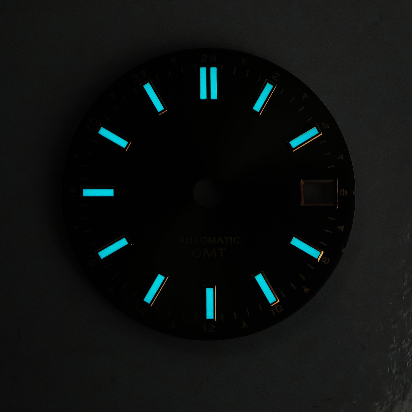 28.5MM Carbon Fiber Dial Date Index BGW9 Lume for MIYOTA 9015 /ETA2824 Movement