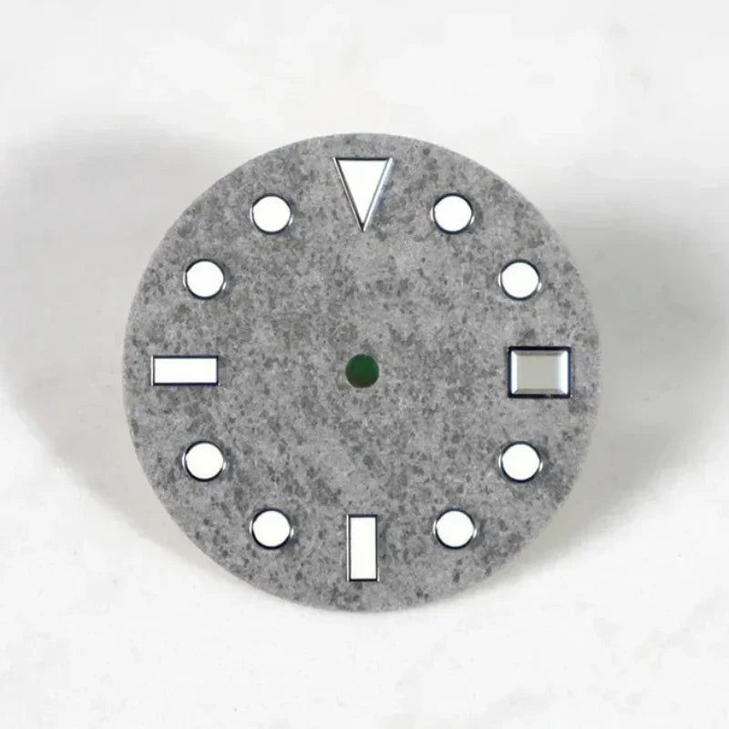 28.5mm Retro Literary Style Dial YM Index BGW9 C3 Lume NH35 Movement