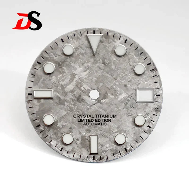 28.5mm Dial Crystal Titanium Text Dial Chaotic Texture BGW9 C3 Lume NH35 Movement