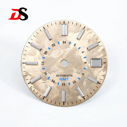 28.5mm Sakura Red GMT Dial No Lume NH34GMT Movement
