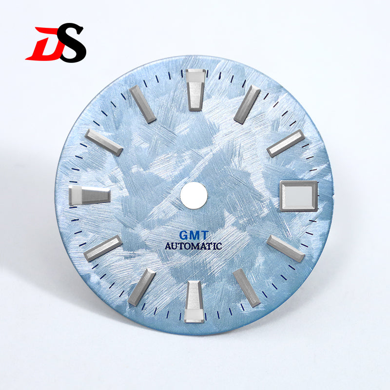 28.5mm Dial Sakura Dial Blue Lume NH34GMT Movement