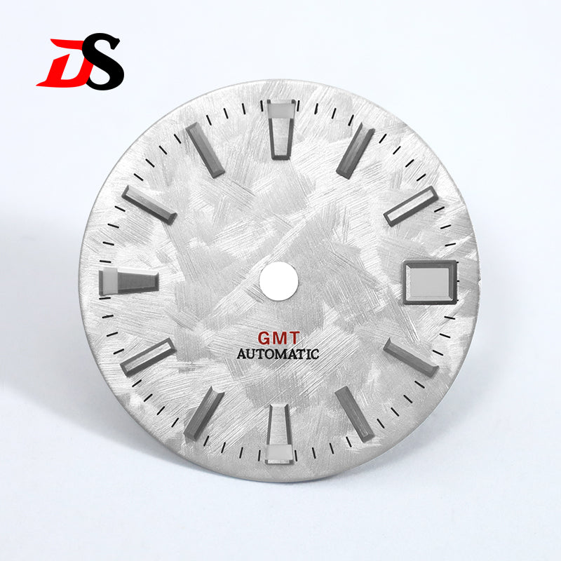 28.5mm Dial Sakura Dial Blue Lume NH34GMT Movement